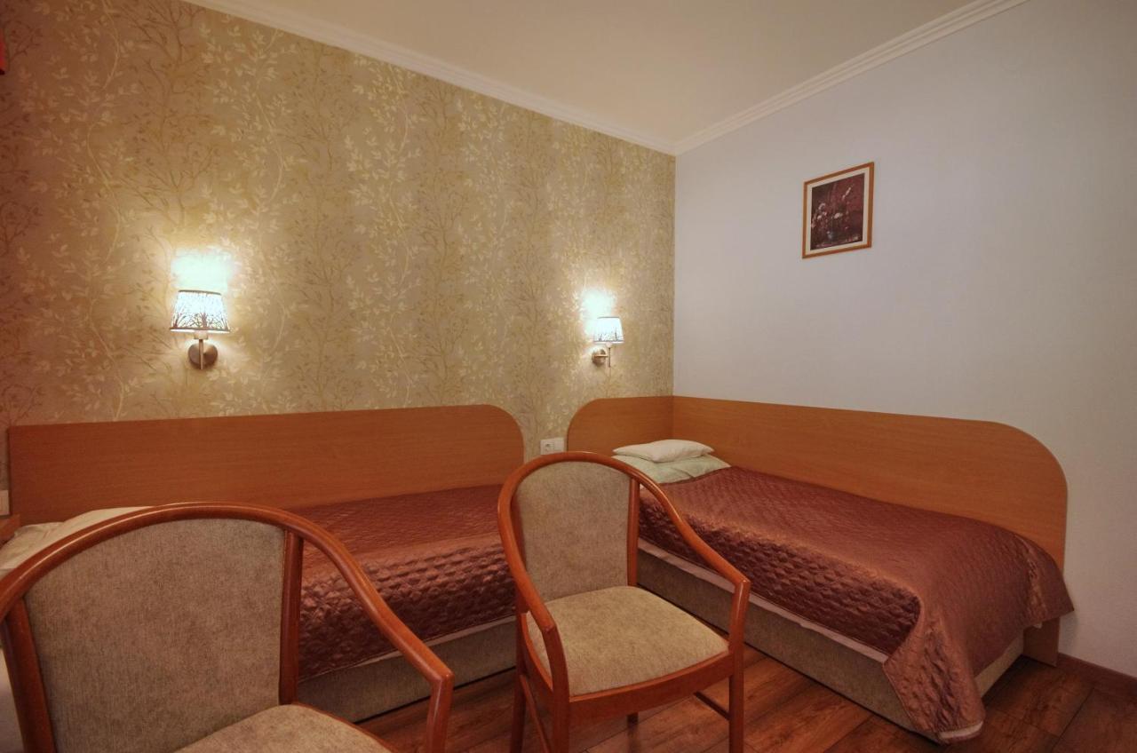 Hotel Csigahaz Panzio Gyula Exterior foto